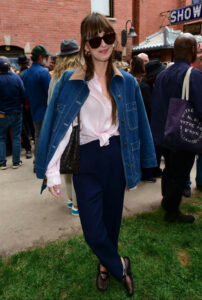 C3b93e354de77d112093f6b557e4b538 202x300